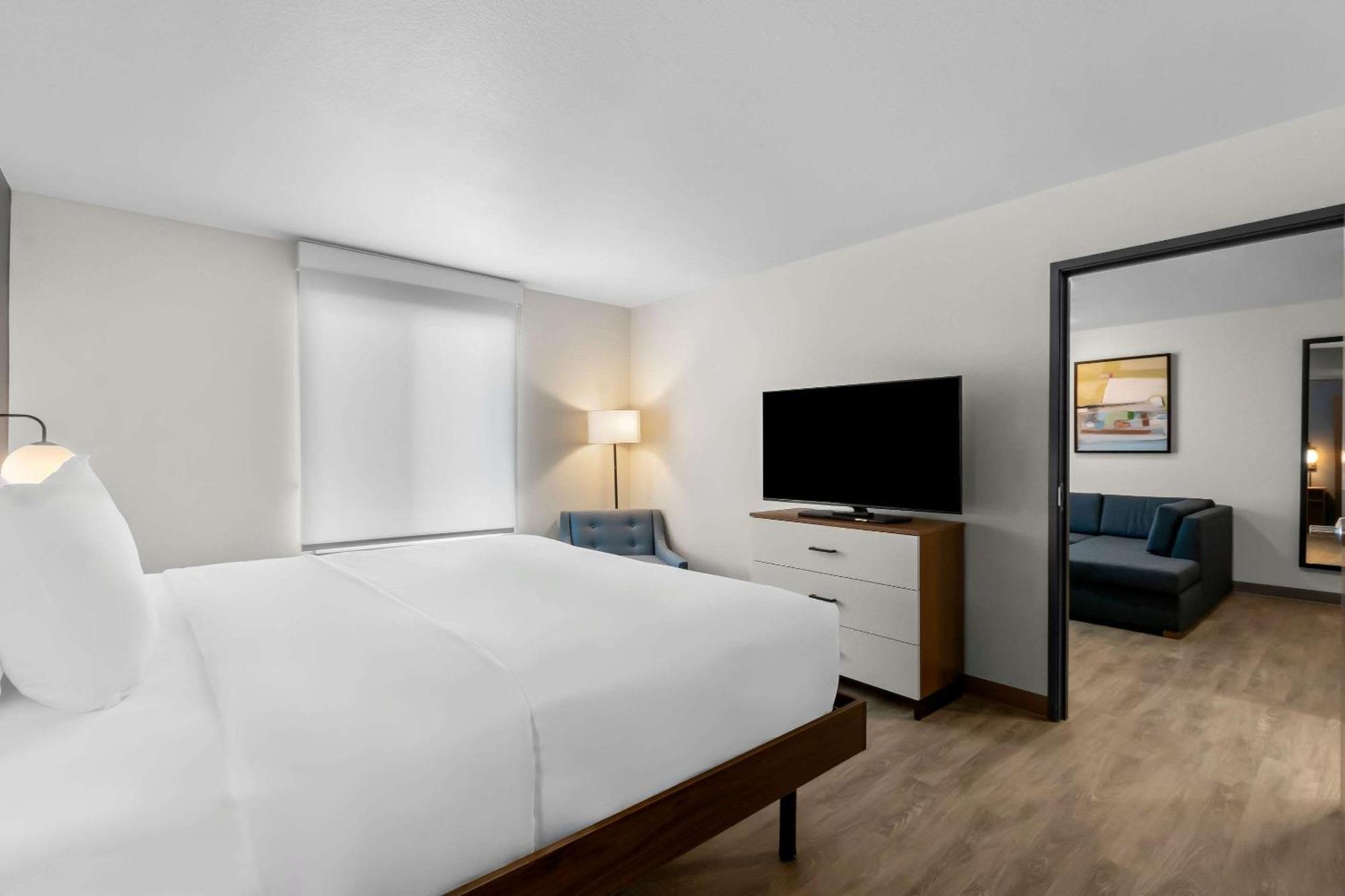 Everhome Suites Glendale Sports Entertainment District ภายนอก รูปภาพ